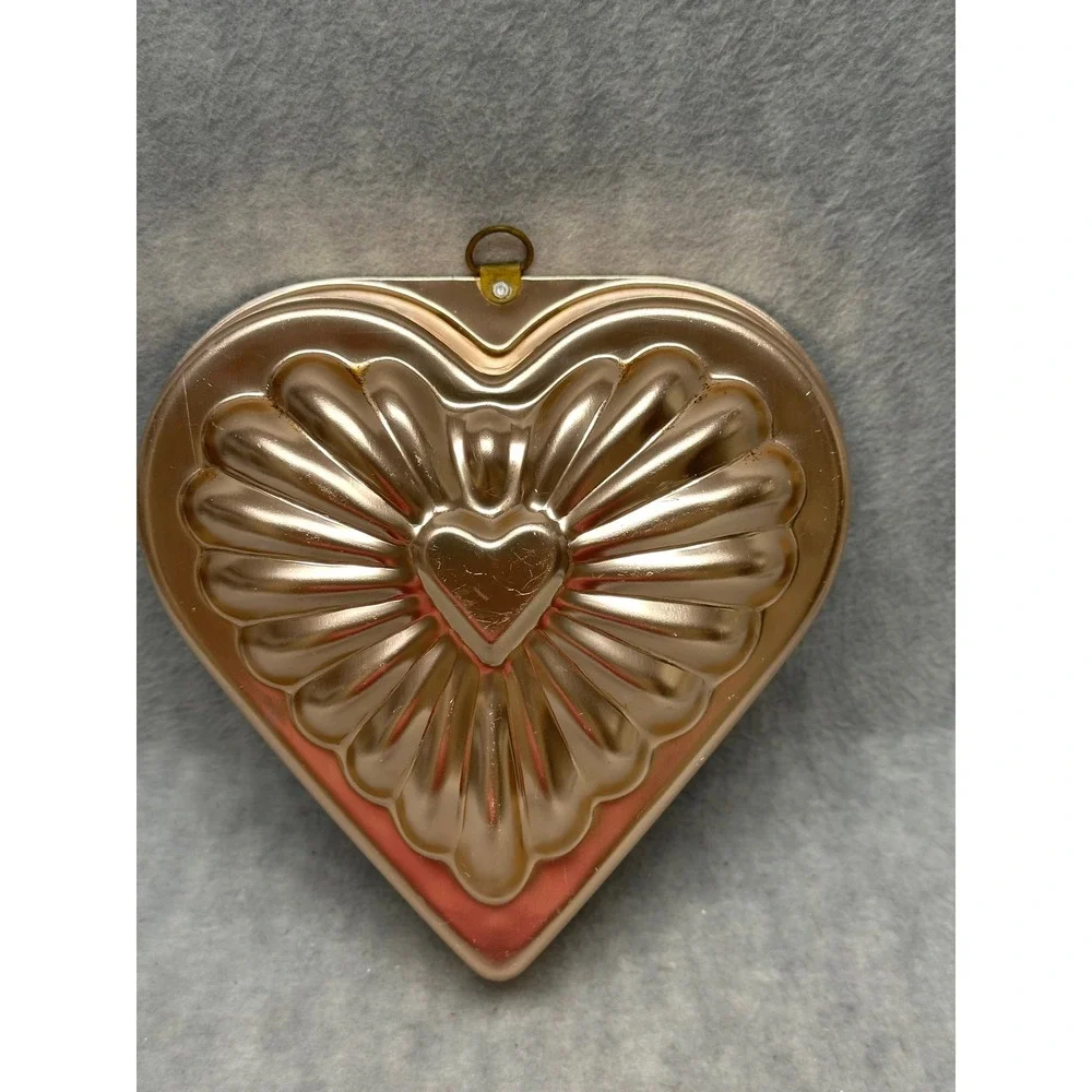 VTG Jello Heart Cake Mold Copper Tone Aluminum Fluted Wall Hanging Decor‎